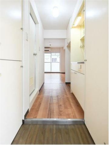 玄関　他のお部屋の参考写真となります。