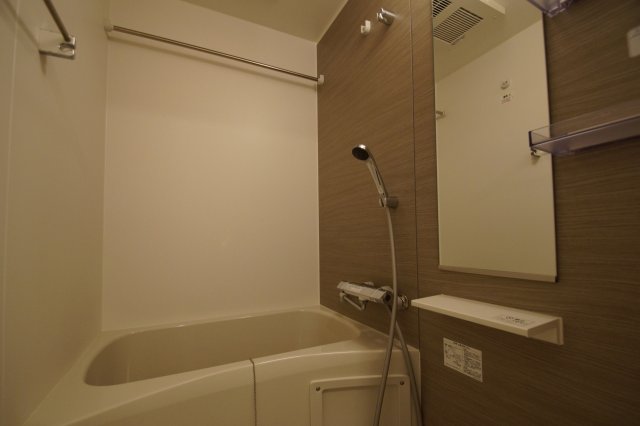 バス・シャワールーム　バスルーム