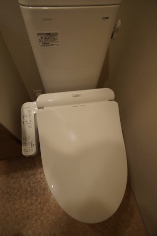 トイレ　温水洗浄便座付きトイレ