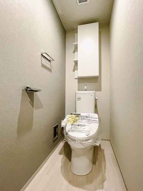 トイレ　※写真は同タイプ住戸です。