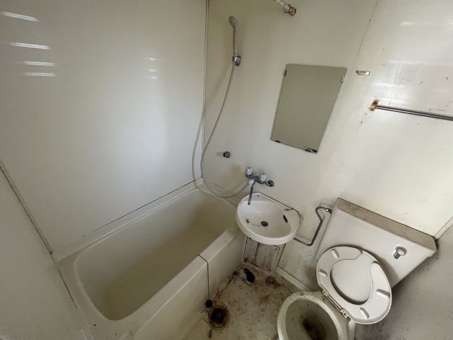 バス・シャワールーム　シンプルで機能的なユニットバスです！