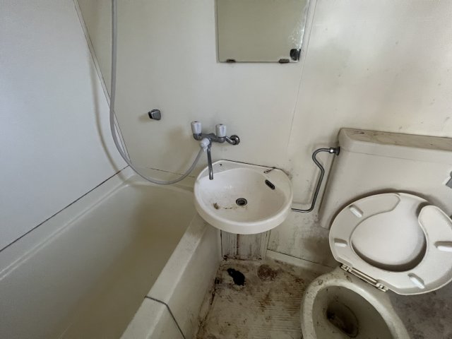 洗面設備　浴室内に洗面台付き！