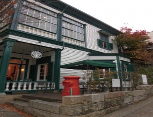 飲食店　スターバックス（飲食店）まで499m