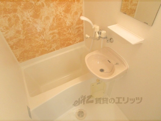 バス・シャワールーム　バス