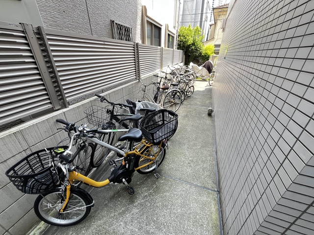 その他共有部分　駐輪場バイク置き場あり！