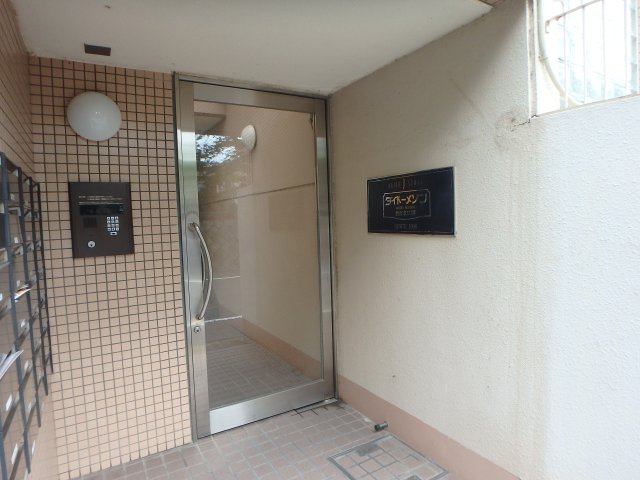 エントランス　毎日通るエントランスはこのようになっています