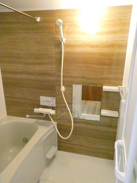 バス・シャワールーム　人気の設備・追焚機能付きのお風呂です♪