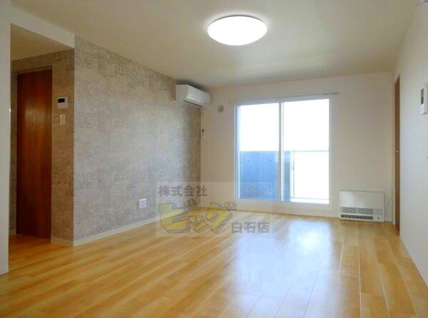 その他設備　夏も快適なエアコン付きです♪