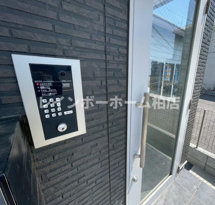 エントランス　同施工。参考写真。