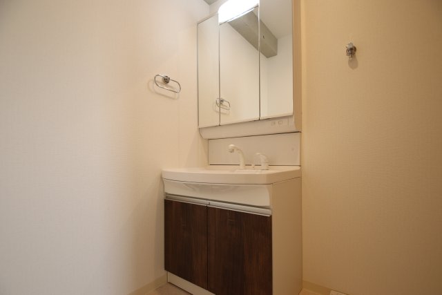 洗面設備　※９階の参考写真です※