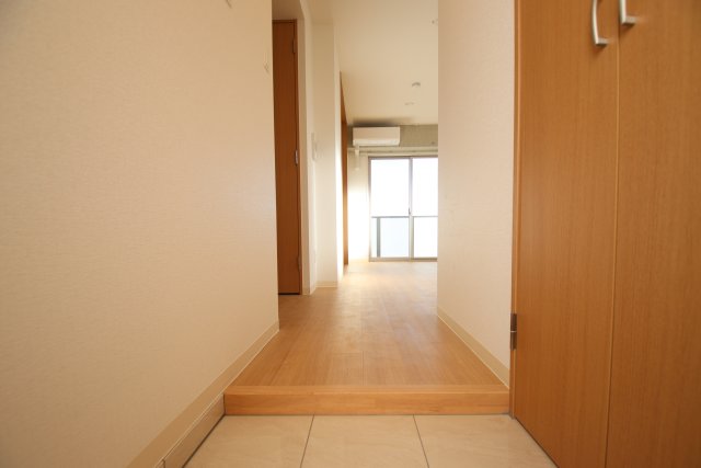 玄関　※９階の参考写真です※