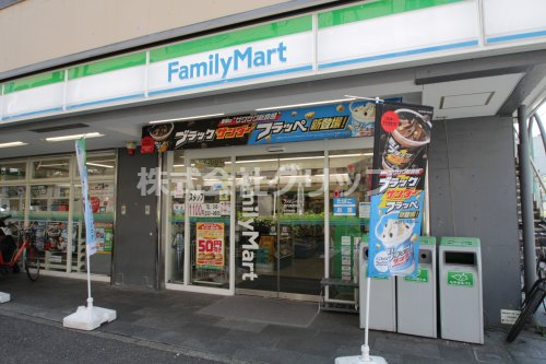 コンビニ　ファミリーマート 関内蓬莱町店（コンビニ）まで183m