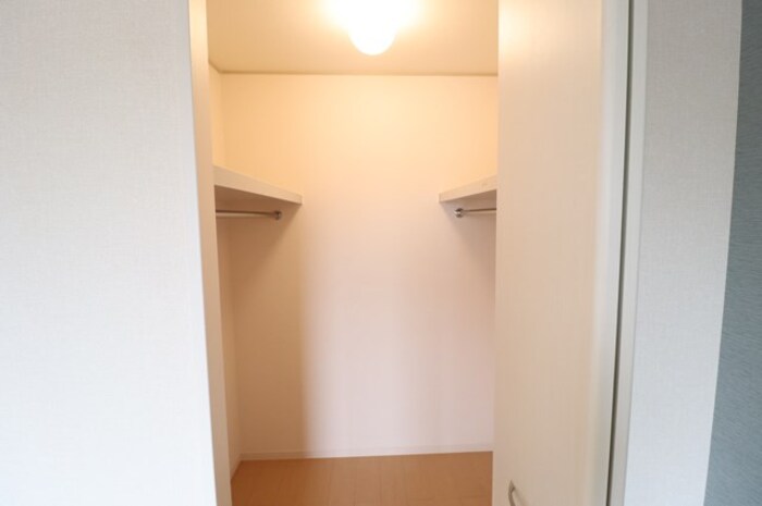 収納　ウォークインクローゼット