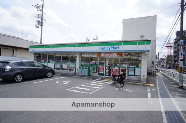 コンビニ　ファミリーマート（コンビニ）まで608m