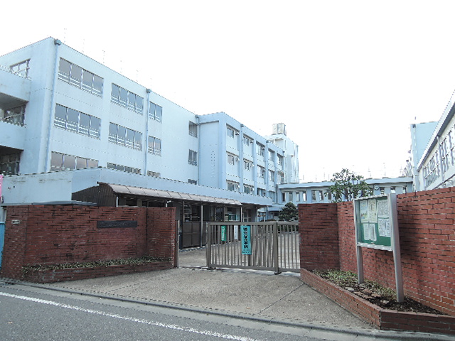 中学校　練馬区立三原台中学校（中学校）まで731m