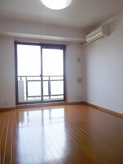 居室・リビング　☆明るい洋室☆