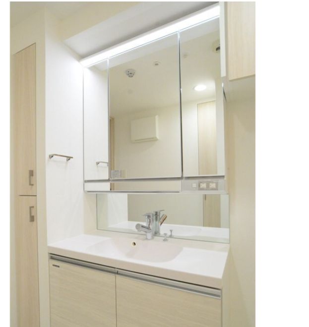 洗面設備　独立洗面化粧台付き