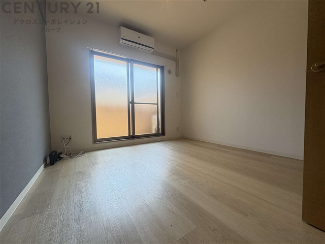 居室・リビング　エアコン付きの洋室です♪