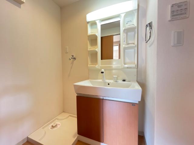 洗面設備　洗髪洗面化粧台