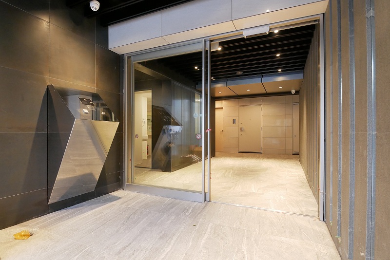 エントランス　物件の外観です