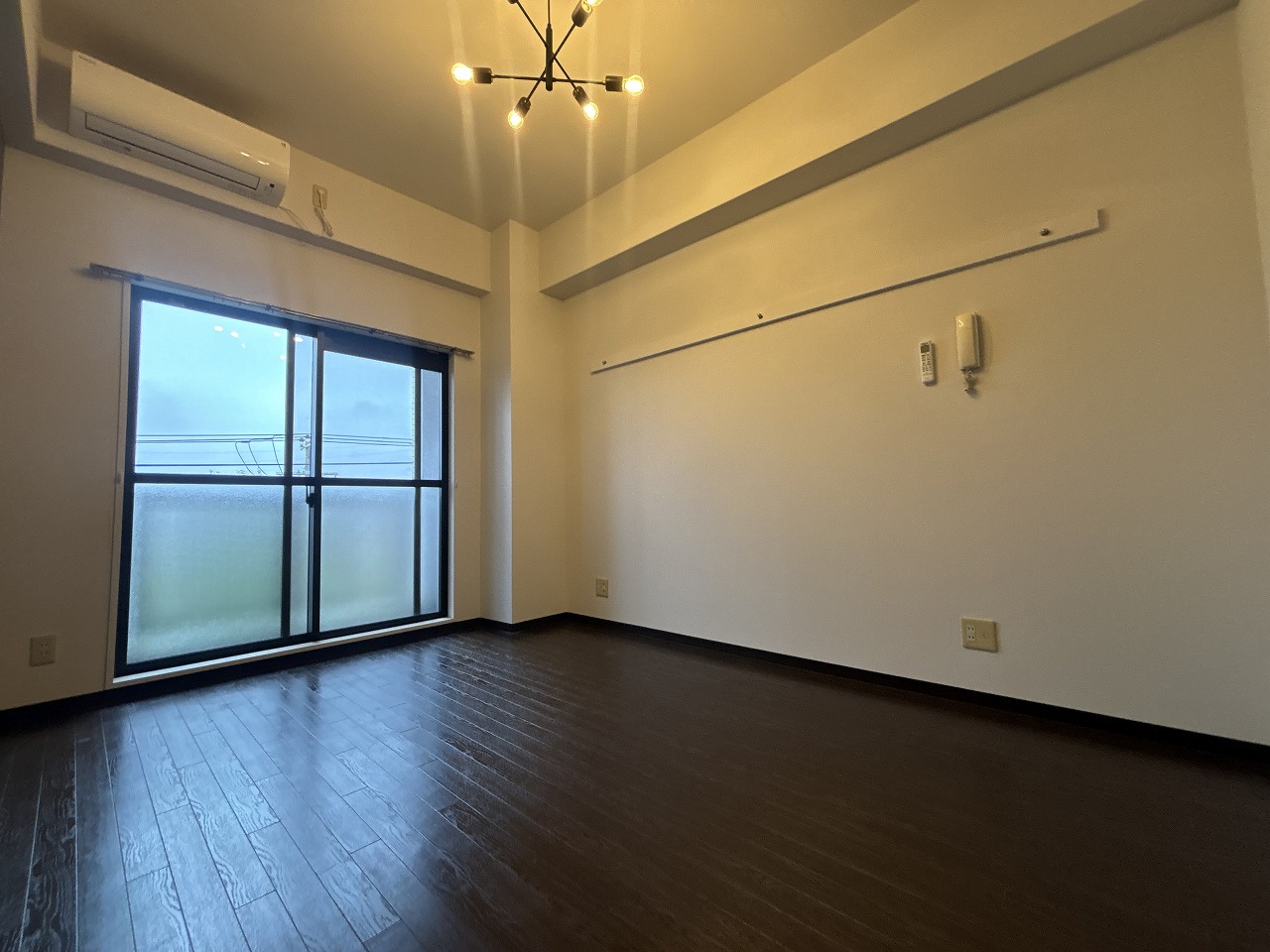 居室・リビング　※別部屋参考写真