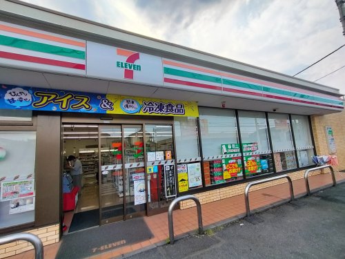 コンビニ　セブンイレブン 上尾小敷谷店（コンビニ）まで135m