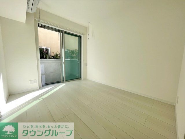 居室・リビング　★南向きの明るい居室★