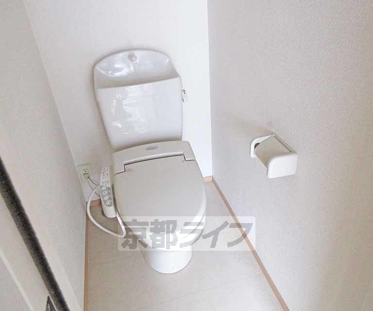 トイレ　ウォシュレット付き