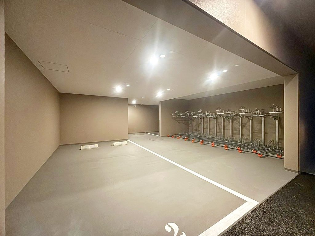 駐車場　エントランス