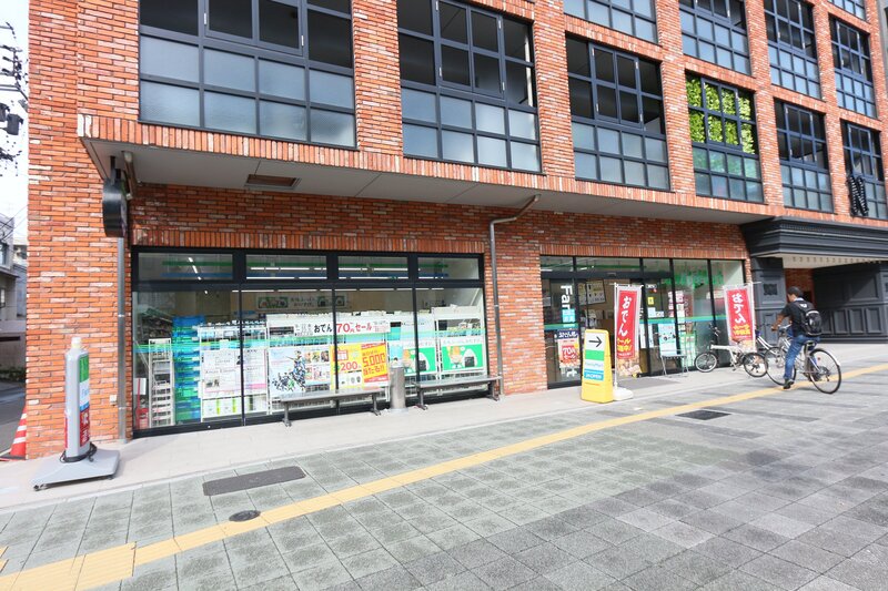 コンビニ　ファミリーマート大須一丁目店（コンビニ）まで122m