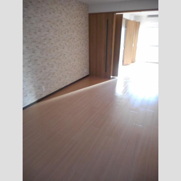 居室・リビング　同物件、別号室の写真です。