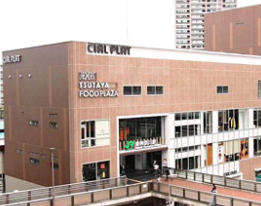 ショッピングセンター　シァルプラット東神奈川（ショッピングセンター）まで946m