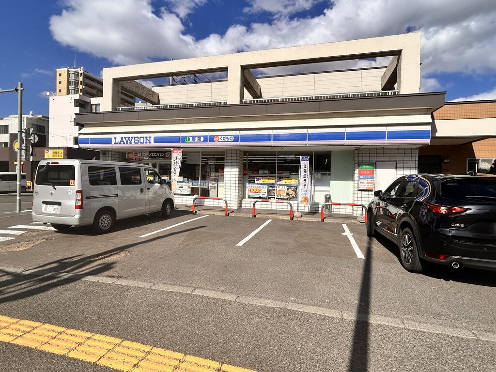 コンビニ　ローソン札幌発寒15条店（コンビニ）まで503m