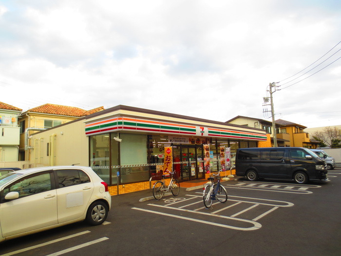 コンビニ　セブンイレブン（コンビニ）まで512m