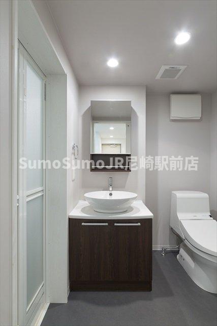 洗面設備　コンパクトで使いやすい洗面所