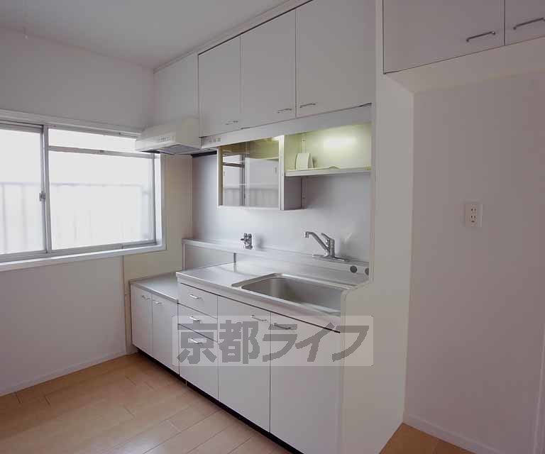 キッチン　色々、上まで収納が付いている綺麗なキッチンです。