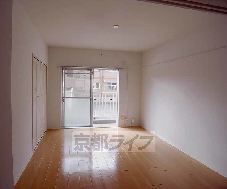 居室・リビング　壁も綺麗な洋室