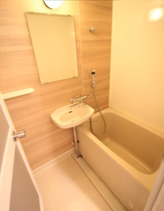 バス・シャワールーム　お風呂です
