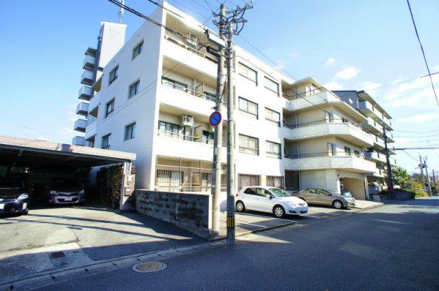 建物外観　落ち着いた雰囲気の外観です