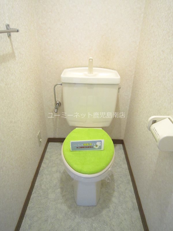 トイレ　温水洗浄便座設置済み