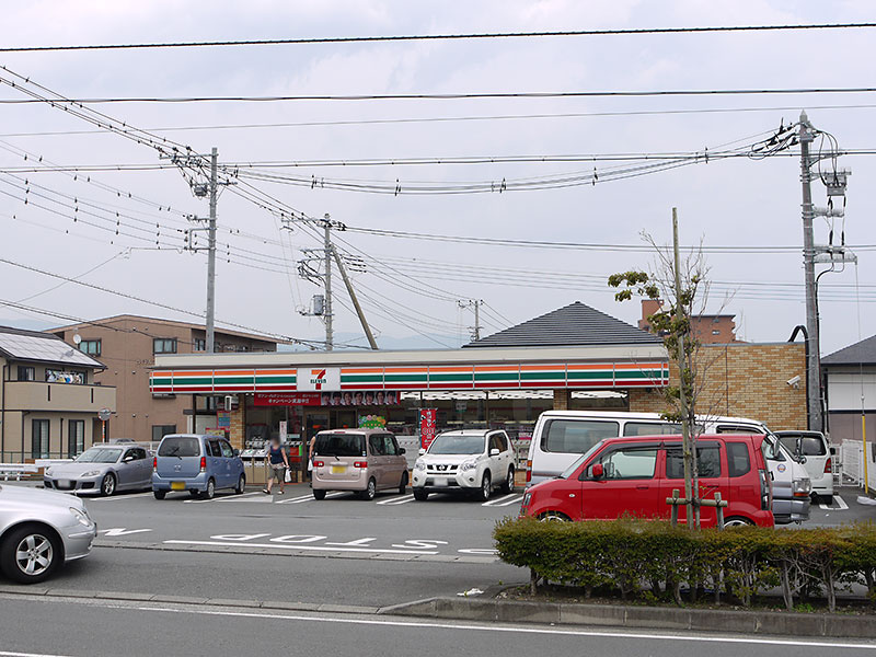 コンビニ　セブンイレブン 長泉桜堤2丁目店（コンビニ）まで446m