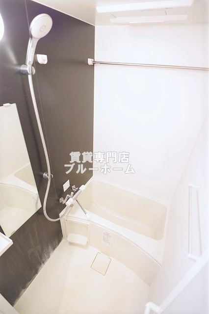 バス・シャワールーム　浴室乾燥機付きのお風呂！