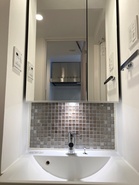 洗面設備　※写真は同タイプ住戸です。