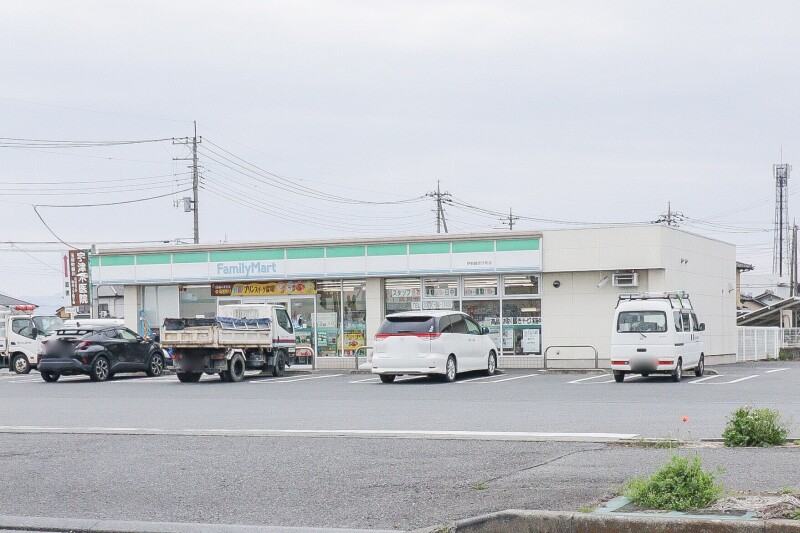 コンビニ　ファミリーマート 伊勢崎宮子町店（コンビニ）まで644m