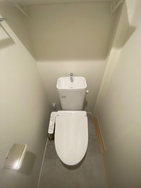 トイレ　同施工会社の参考写真です