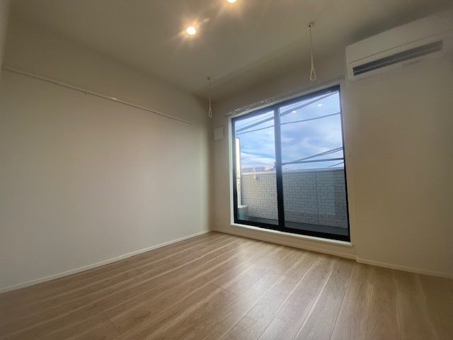 居室・リビング　同施工会社の参考写真です