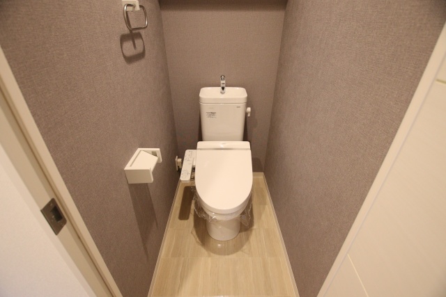 トイレ　※別室の参考写真の為、現況優先です。