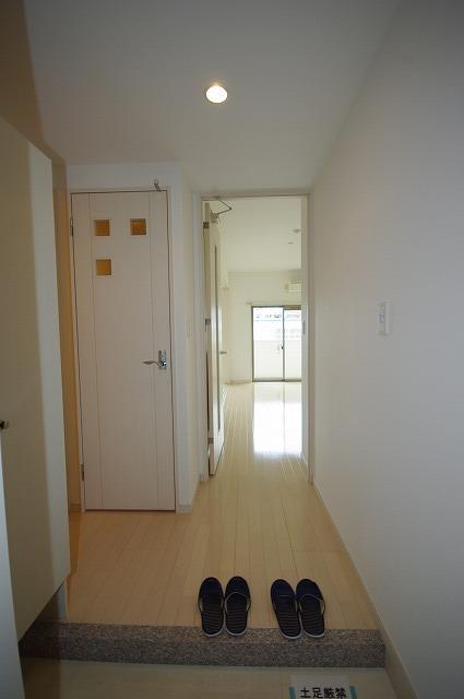 玄関　※参考写真