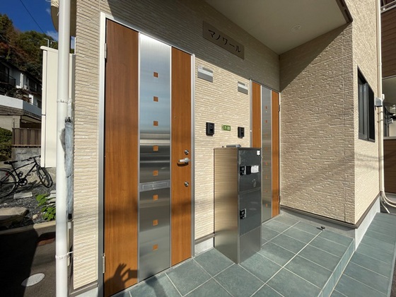 玄関　※別号室のお写真です。