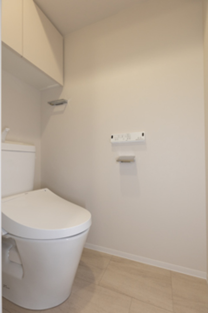 トイレ　※写真は同タイプ住戸です。